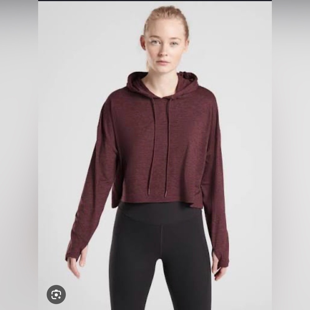 NWOT Athleta Uptempo Short Hoodie Cropped Top Long Sleeves Size Medium‎ burgundy